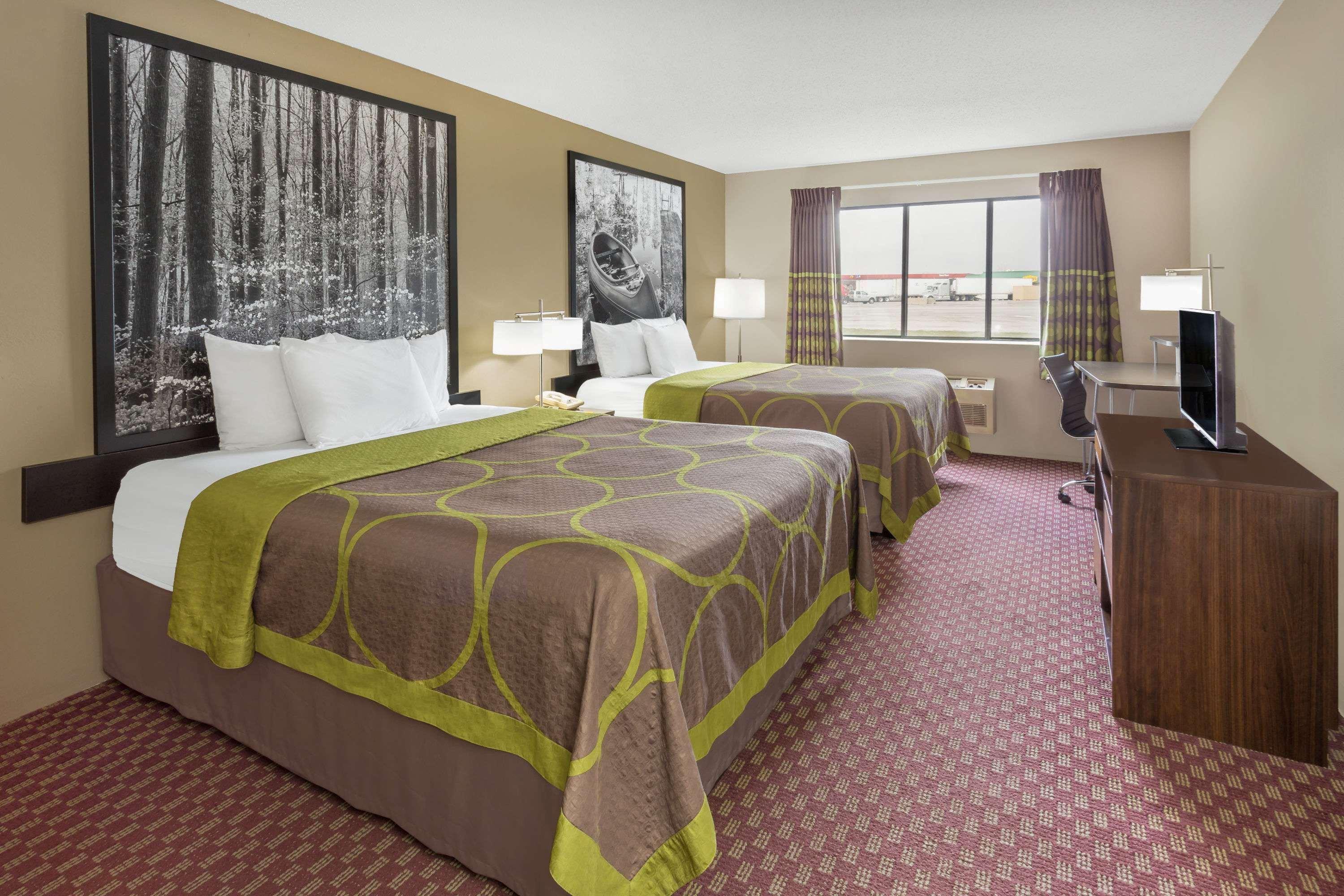 Super 8 By Wyndham Hebron Lowell Area Buitenkant foto