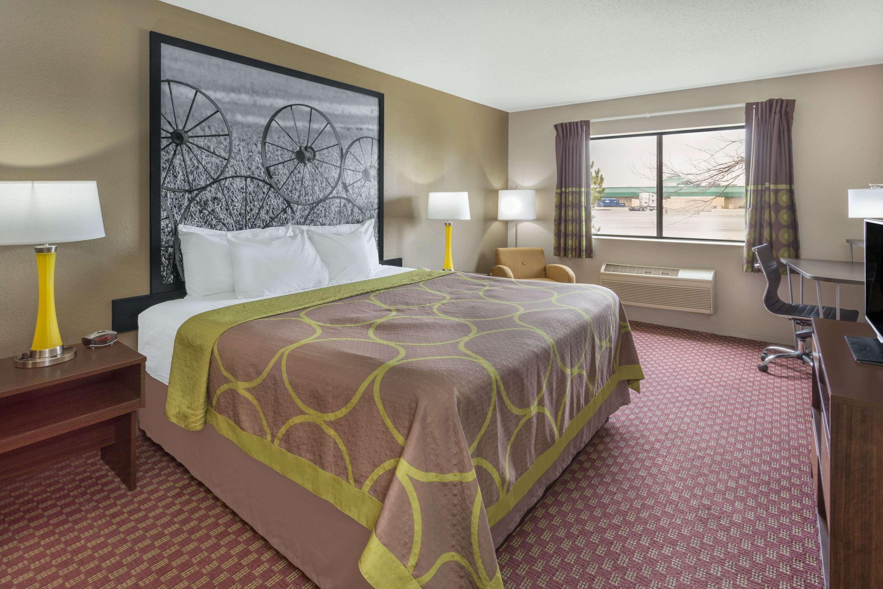 Super 8 By Wyndham Hebron Lowell Area Buitenkant foto